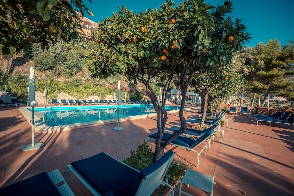 Grand Hotel Miramare ตาออร์มินา ภายนอก รูปภาพ