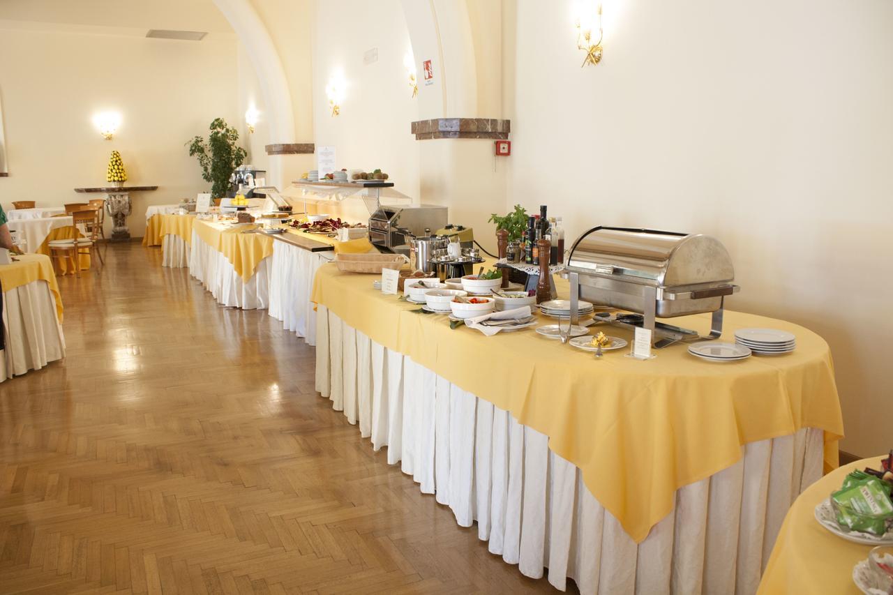 Grand Hotel Miramare ตาออร์มินา ภายนอก รูปภาพ